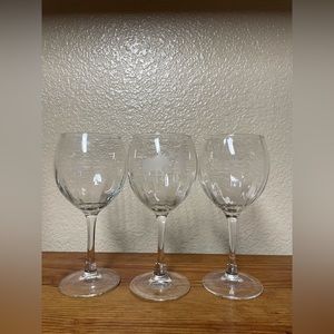 A set of 3 Wine Glasses one Etched With Moose & Christmas Tree 12Oz